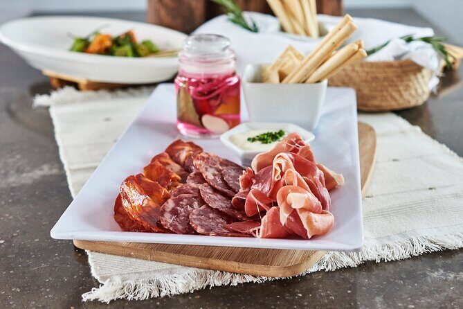 Sibarita Master 85' luxury 90 min Sunset Tour Open Bar - Key Points