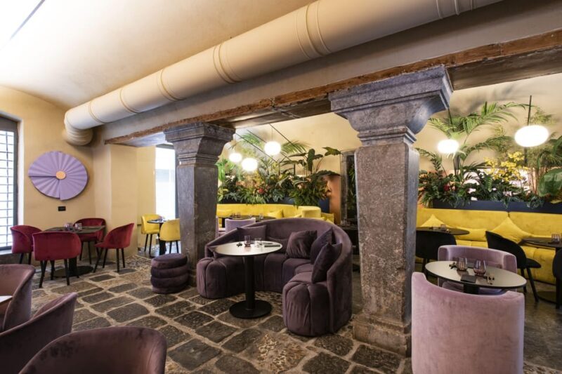 Sicilian wine tasting and hors d'oeuvres in an 18th century palace - The setting: a historic 18th-century palace