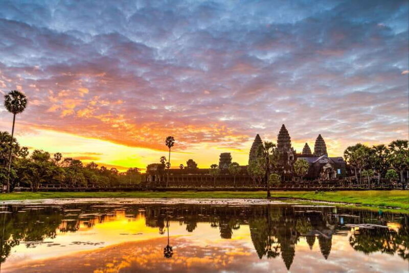 Siem Reap: Angkor Sunrise Bike Tour with Breakfast and Lunch - Exploring the Angkor Sunrise Bike Tour in Detail