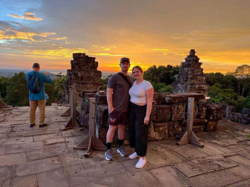 Siem Reap: Angkor Wat Small-Group Day Tour and Sunset - Cultural Stops and Local Flavors