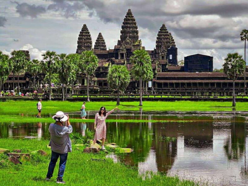 Siem Reap: Angkor Wat Sun rise Private Day Tour with Guide - Key Points