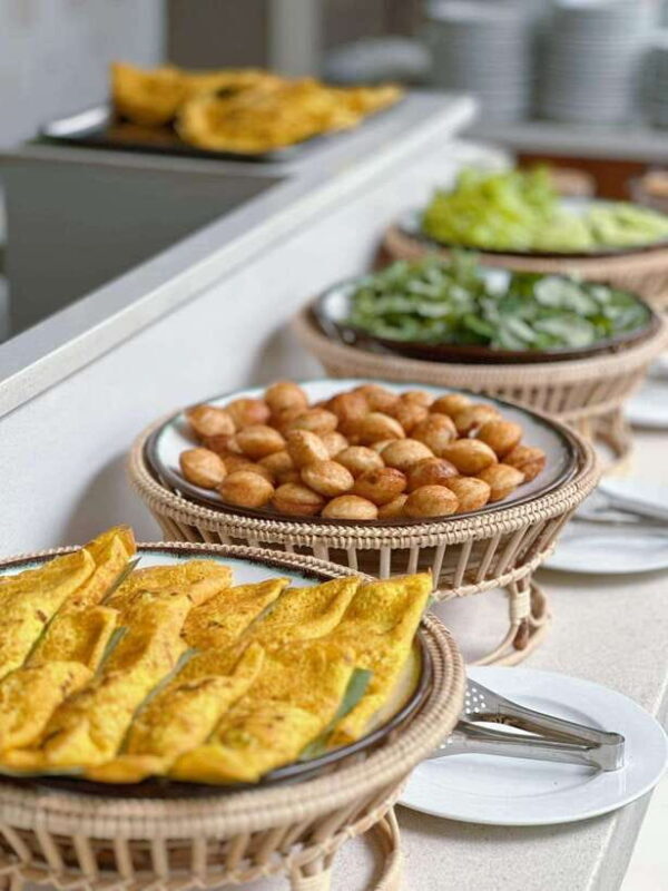 Siem Reap: Apsara Dance Show with Buffet Dinner & Tuk-Tuk... - Practical Tips for Travelers