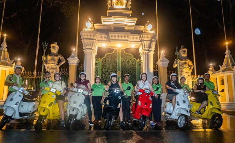 Siem Reap: Evening Foodie Vespa Tour - Key Points