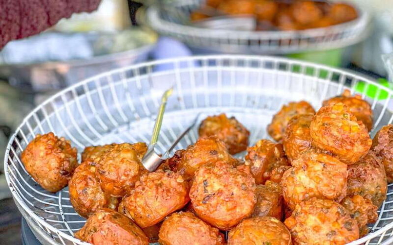 Siem Reap: FREE Market & Local Temple Tour - Visiting a Hidden Monastery