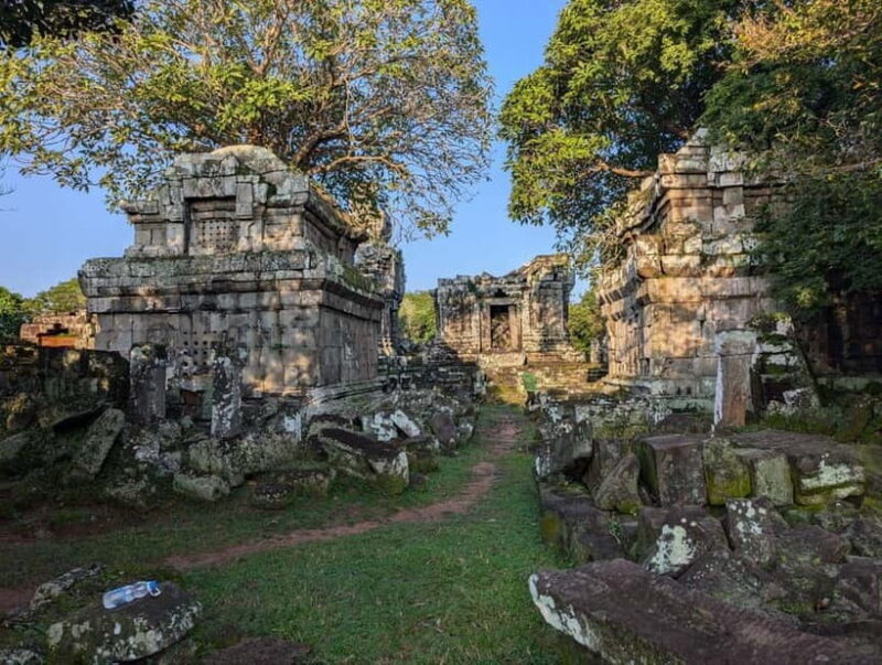 Siem Reap: Hidden Jungle Temples & Picnic Small Group Tour - Scenic Return and Local Insights