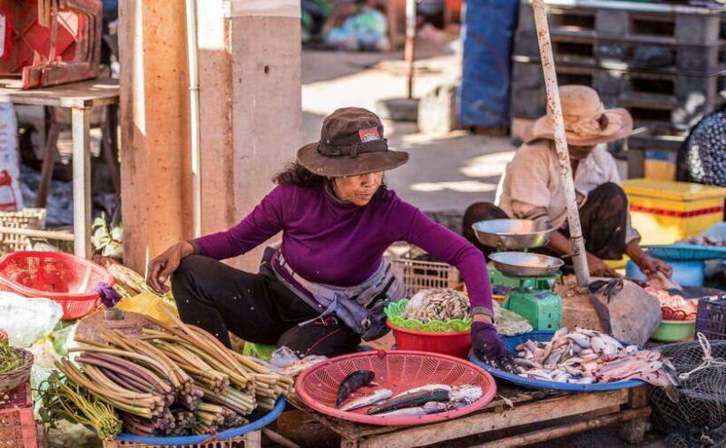 Siem Reap: Night Market Street Food Tour with Dinner - Siem Reap: Night Market Street Food Tour with Dinner – A Flavorful Evening in Cambodia