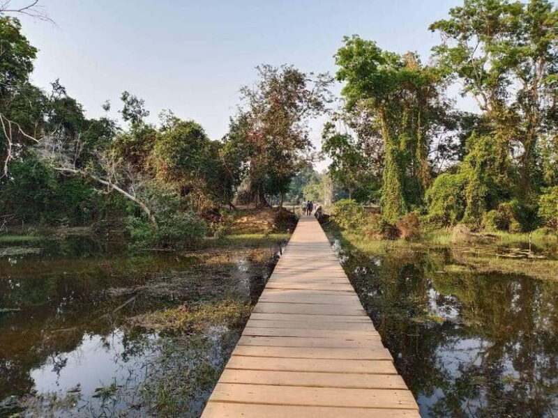Siem Reap: Phnom Bok Mountain and Grand Circle Temples Tour - Practical Tips