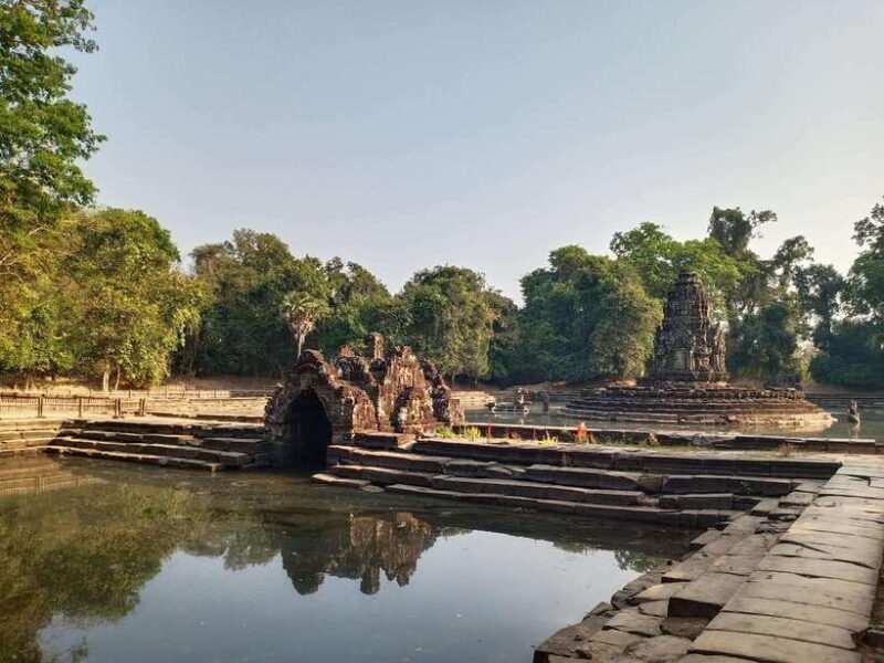 Siem Reap: Preah Khan, Ta Som, and Neak Pean Private Tour - Key Points