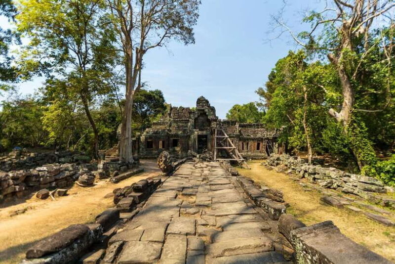 Siem Reap: Private Taxi to Angkor Wat and Small Circuit - Itinerary Breakdown: What to Expect