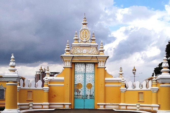 Siem Reap to Phnom Penh by Private Car or Minivan - Authentic Comfort and Flexibility