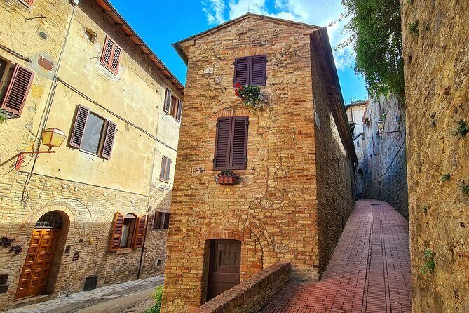 Siena and San Gimignano Tour from Rome - Exploring the Enchanting Towns of Siena and San Gimignano