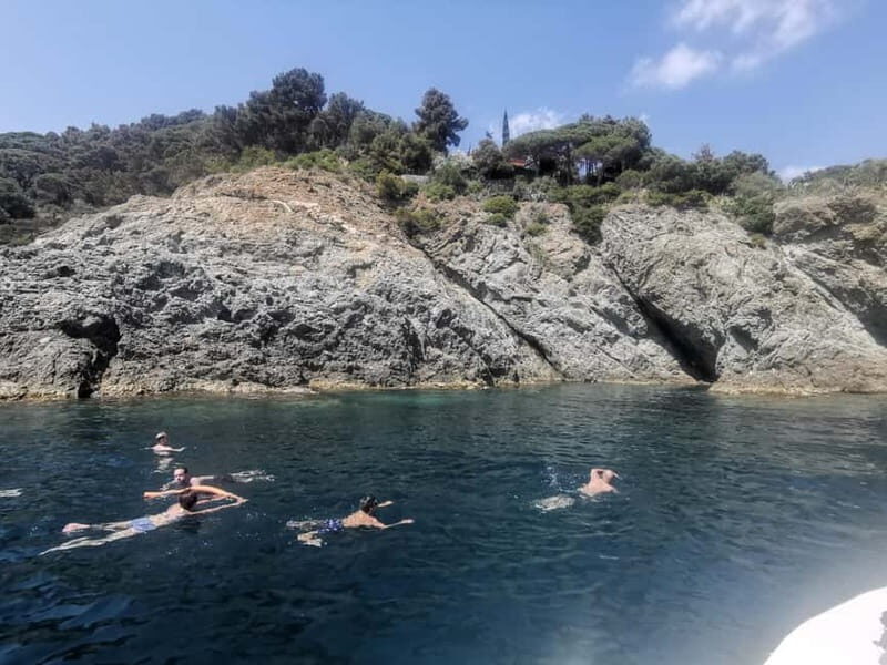SIGHTSEEING AND SWIMMING BOAT TOUR - Discover the Charm of the Ligurian Sea with a Sightseeing and Swimming Boat Tour