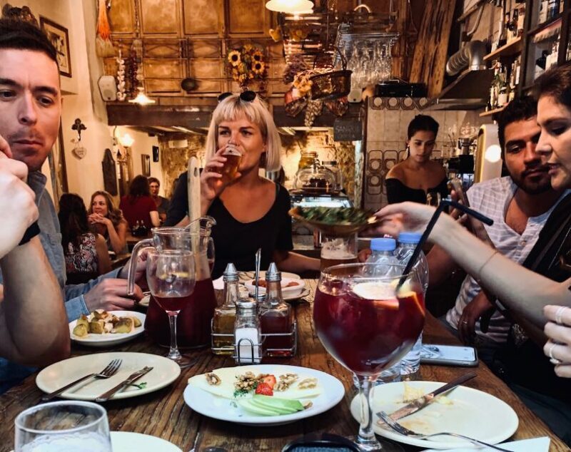 Sightseeing Barcelona by Bike, Photo-shooting & Tapas - An In-Depth Look at the Barcelona Bike, Photo, & Tapas Tour