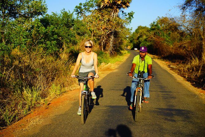 Sigiriya Cycle Tour: Explore Village Life in Sigiriya & Enjoy a Village Lunch - Key Points