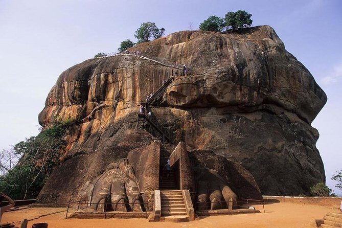 Sigiriya Rock and Dambulla Cave Temples from Negombo (All inclusive day tour) - FAQ