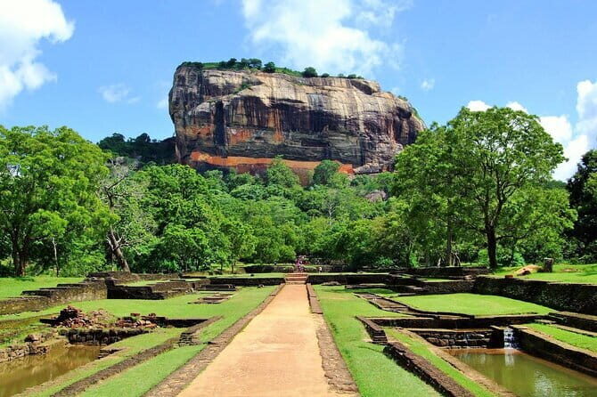 Sigiriya Rock Tour & Minneriya Halfday Safari Tour Sri Lanka - Discover Sri Lanka’s Iconic Landmarks with the Sigiriya Rock & Minneriya Safari Tour