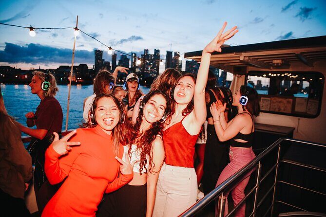 Silent Disco London Thames Boat Party - Why We Love the Silent Disco Thames Cruise