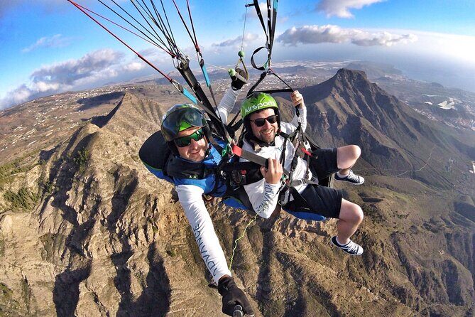 SILVER 1000m paragliding tandem flight above South Tenerife - Experience Tenerife 1,000 Meters Above on a Tandem Paragliding Flight