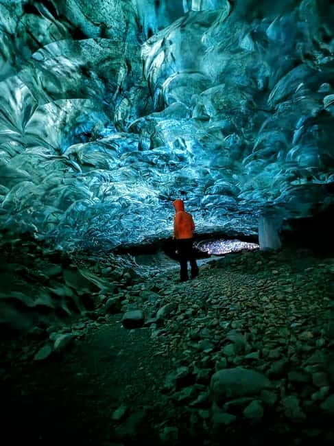 Sindris Ice Cave Photography Tour: A Locals Perspective - Exploring the Breiðamerkurjökull Ice Caves: A Detailed Review