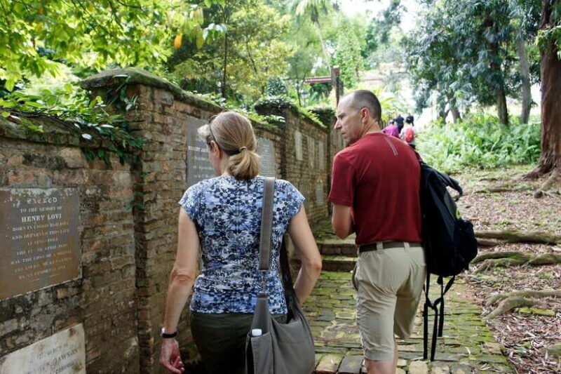 Singapore 2.5-Hour Walking Tour: Graves, Guns & Battles - Practical Details and Tips