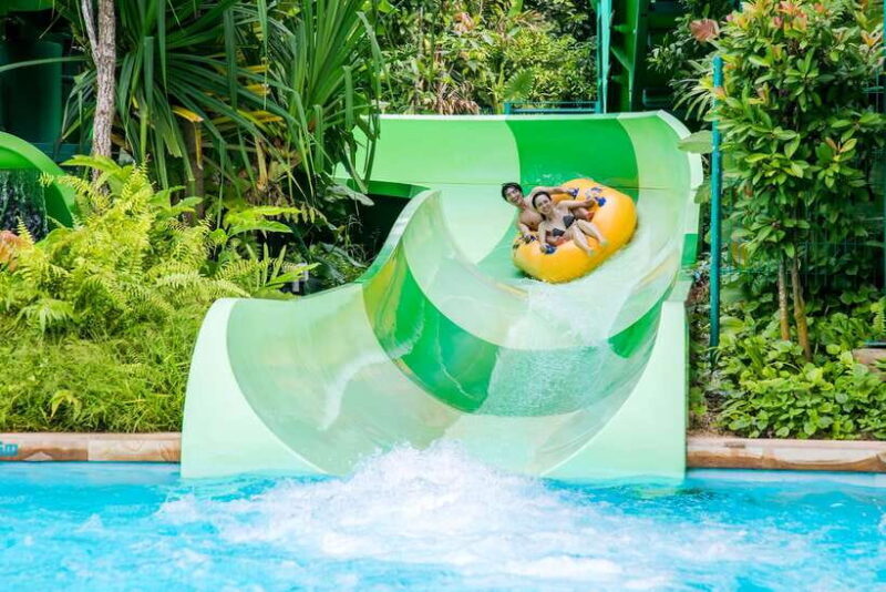 Singapore: Adventure Cove Waterpark Entrance Ticket - Diving Into the Experience: An In-Depth Look at Adventure Cove Waterpark
