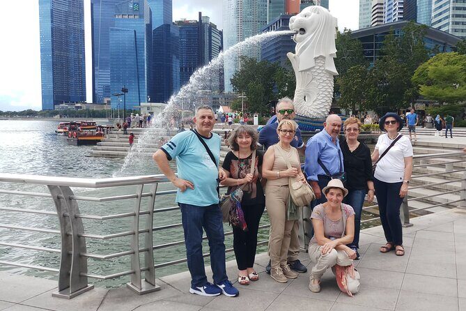 Singapore Customized Private Walking Tour With A Licensed Guide - Key Points