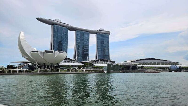 Singapore: Guided City Tour by Amphibious Duck Boat - Key Points