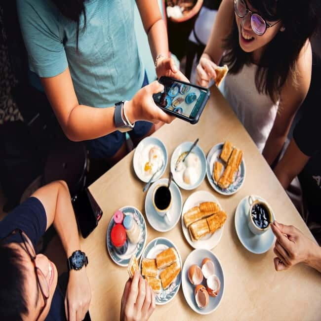 Singapore: Hawker Center Street Food Tour with Guide - Key Points