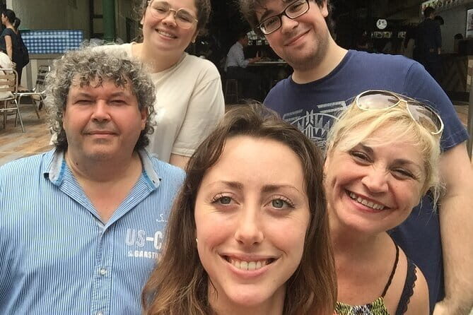 Singapore : Highlights and Hidden Gems Walking Tour With A Guide - Frequently Asked Questions