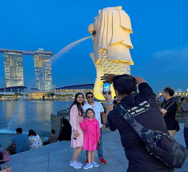 Singapore: Marina Bay Nighttime Walking Tour - Key Points