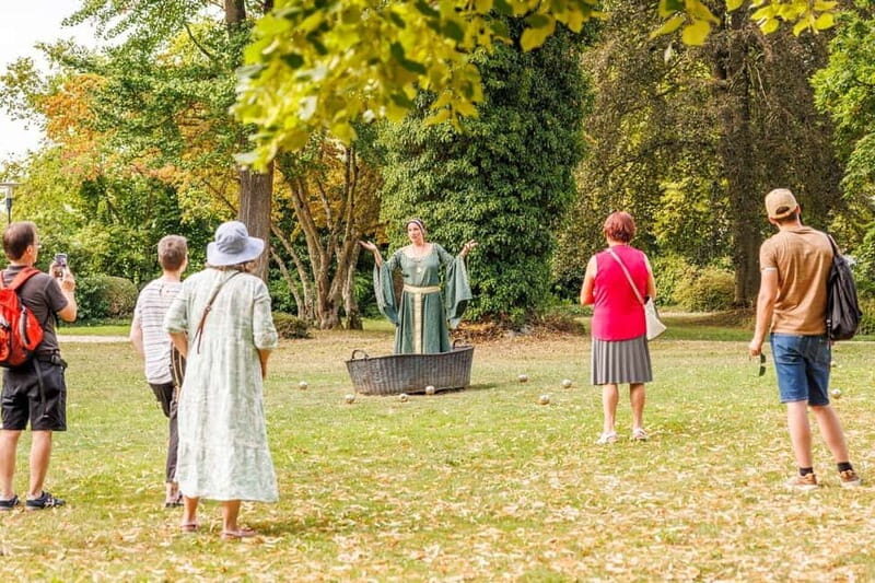 Singing: Historical city tour with Duchess Hadwig of Swabia - Setting the Scene: Singen and Hohentwiel