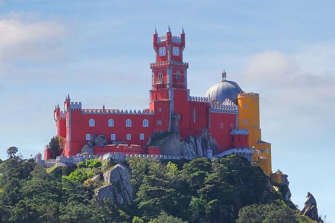 Sintra-Cascais-Pena Palace 8-People Small Group Tour from Lisbon - The Itinerary: A Closer Look