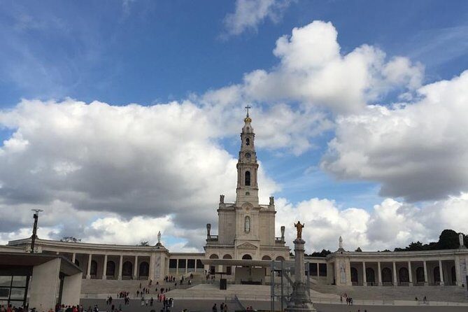 Sintra + Fatima Tour - Discovering Portugal in One Day: The Sintra + Fatima Tour