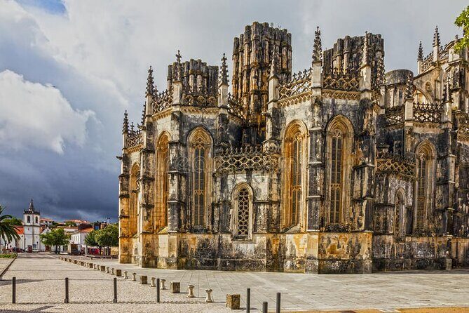 Sintra Lovers - Tour to Fátima, Batalha, Nazaré & Óbidos - The Sum Up