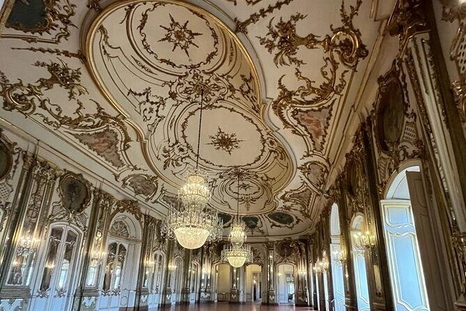 Sintra Tour Come and discover the beauties of the Castles and Palaces - First Stop: The National Palace of Queluz