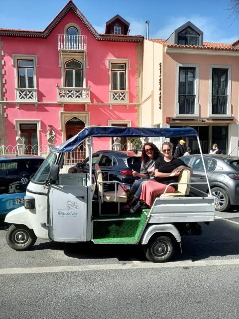 Sintra:1 hour tuk tuk experience to Pena Palace(3 monuments) - Key Points