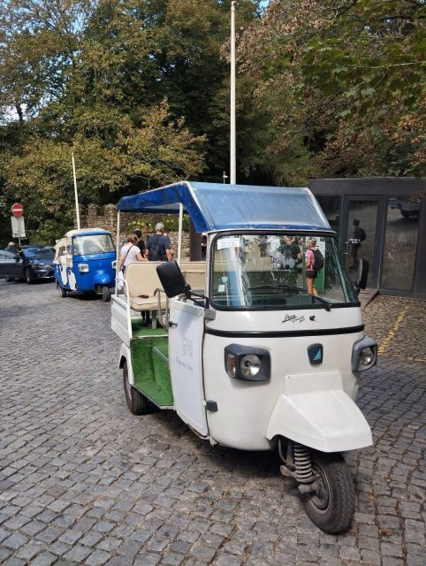 Sintra:1 hour tuk tuk experience to Pena Palace(3 monuments) - Frequently Asked Questions