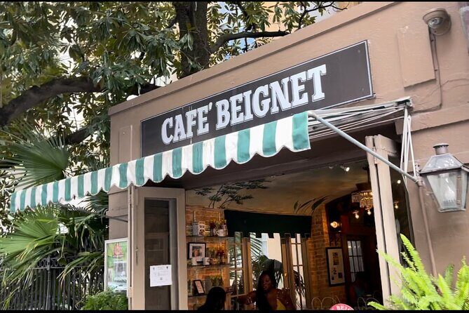 Sip and Saunter: Daytime Cocktail Tour - A Closer Look at the Tour Experience