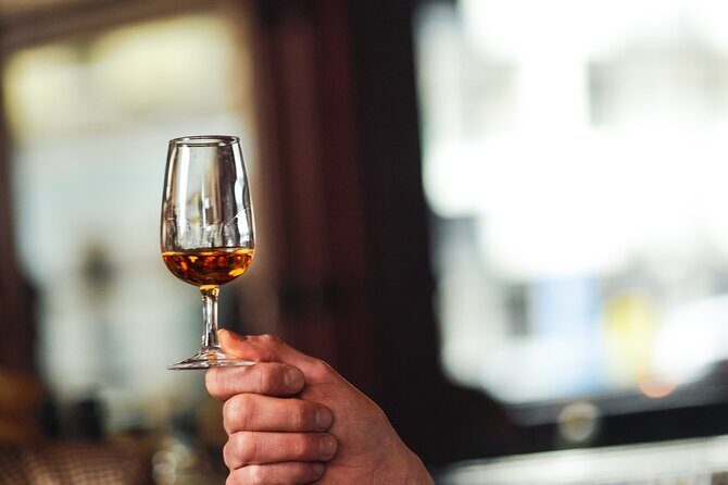 Sip and Stroll Whiskey History Walking Tour in Dublin - Why We Think This Tour Works Well