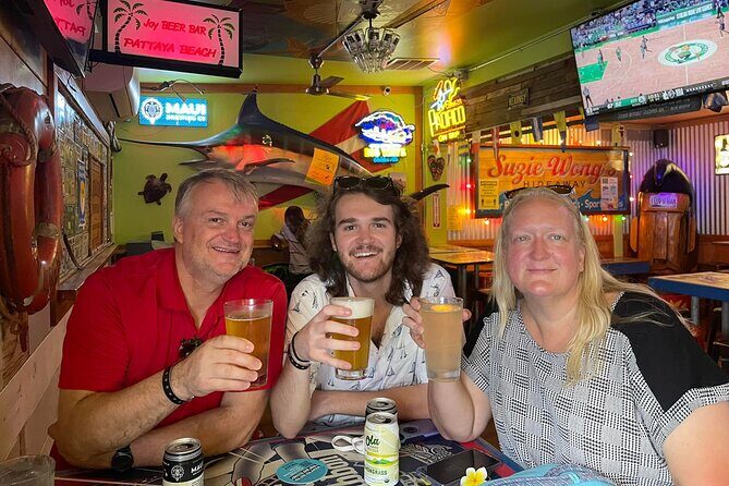 Sips & Secrets of Hawaii Pub Crawl - Key Points