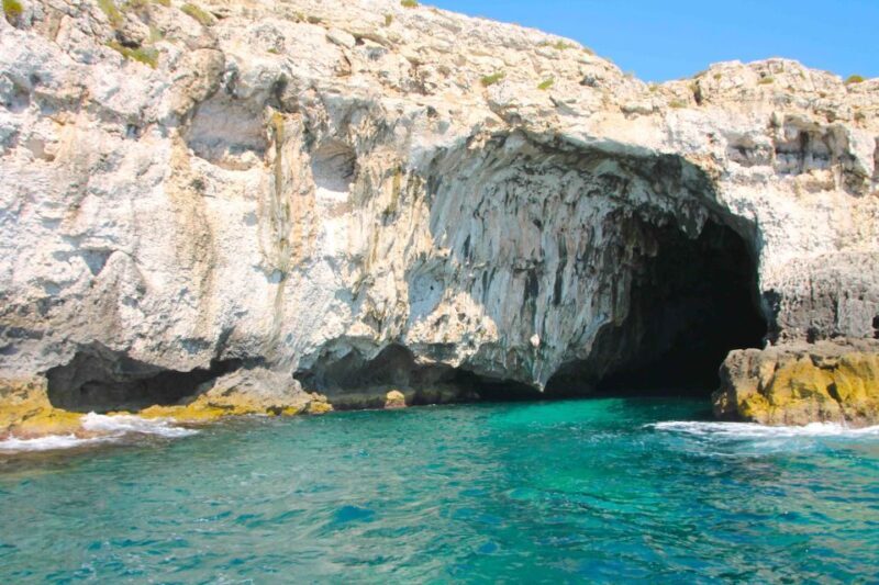 Siracusa: Ortygia Island Boat Tour with Grotto Visit - Who Should Consider This Experience?