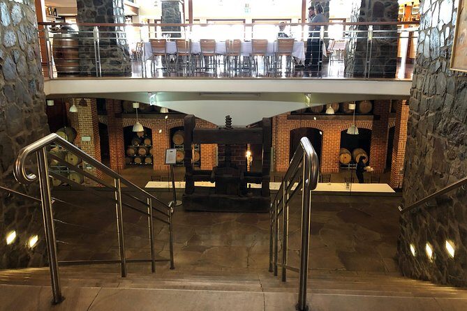 Sirromet Winery 3 Course Lunch, Tour, Tastings and Transfers - FAQ