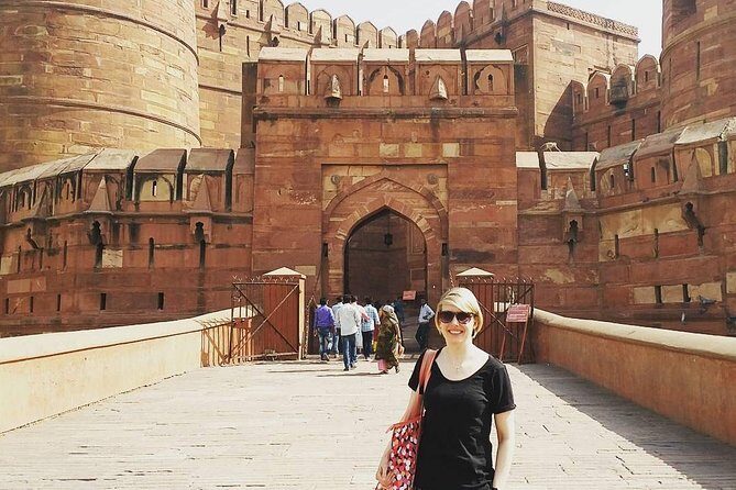 Skip-the-Line: Agra Fort Entrance Ticket with Guided Tour - Exploring Agra Fort: A Closer Look