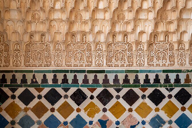 Skip-the-line Alhambra and Nasrid Palace Tour in Granada - Experience the Magic of the Alhambra with an Expert Guide