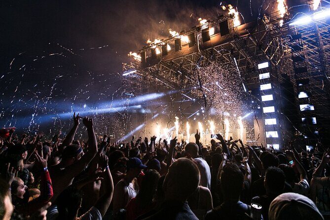 Skip-the-Line at Vegas Clubs with a Party Bus! - A Close Look at the Vegas Nightlife Tour Experience