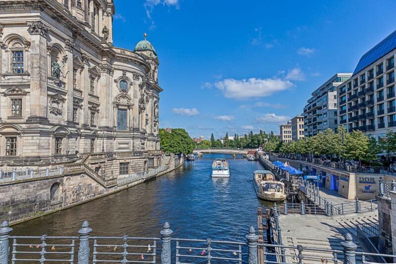 Skip-the-line Boat Cruise and Berlins Old Town Guided Tour - Discover Berlin’s Old Town and the Spree River in Style