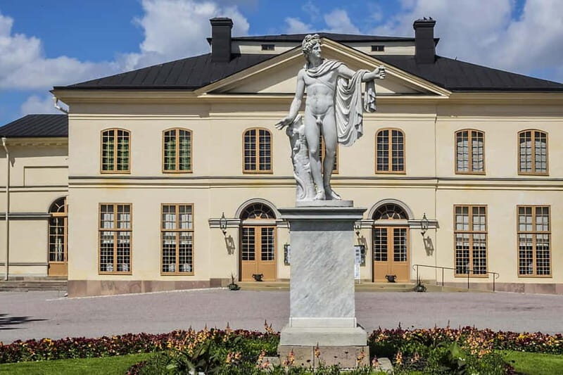 Skip-the-line Drottningholm Palace Stockholm Tour by Ferry - FAQ