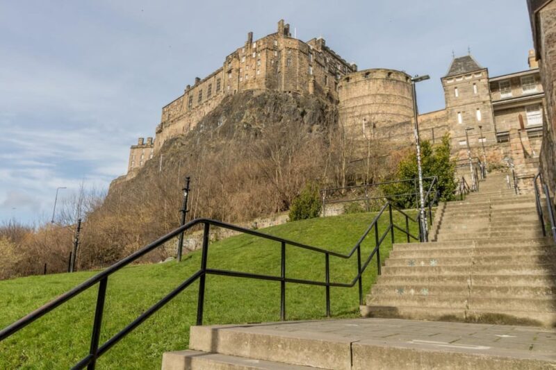 Skip-the-line Edinburgh Castle with Old Town Walking Tour - FAQs