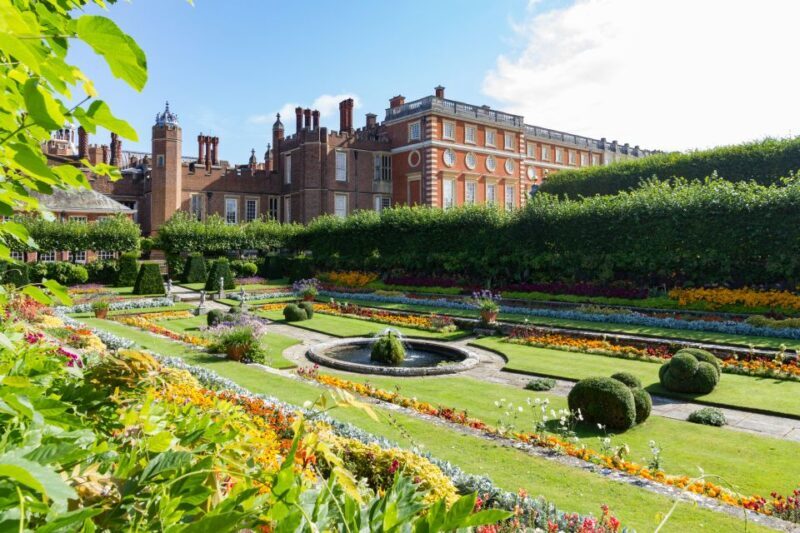 Skip-the-line Hampton Court Palace from London by Car - The Sum Up