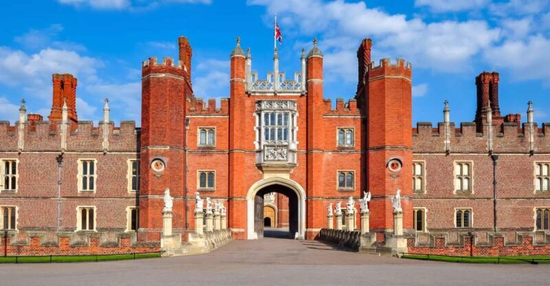 Skip-the-line HamptonCourtPalace Guided Day Trip from London - Who Will Love This Tour?